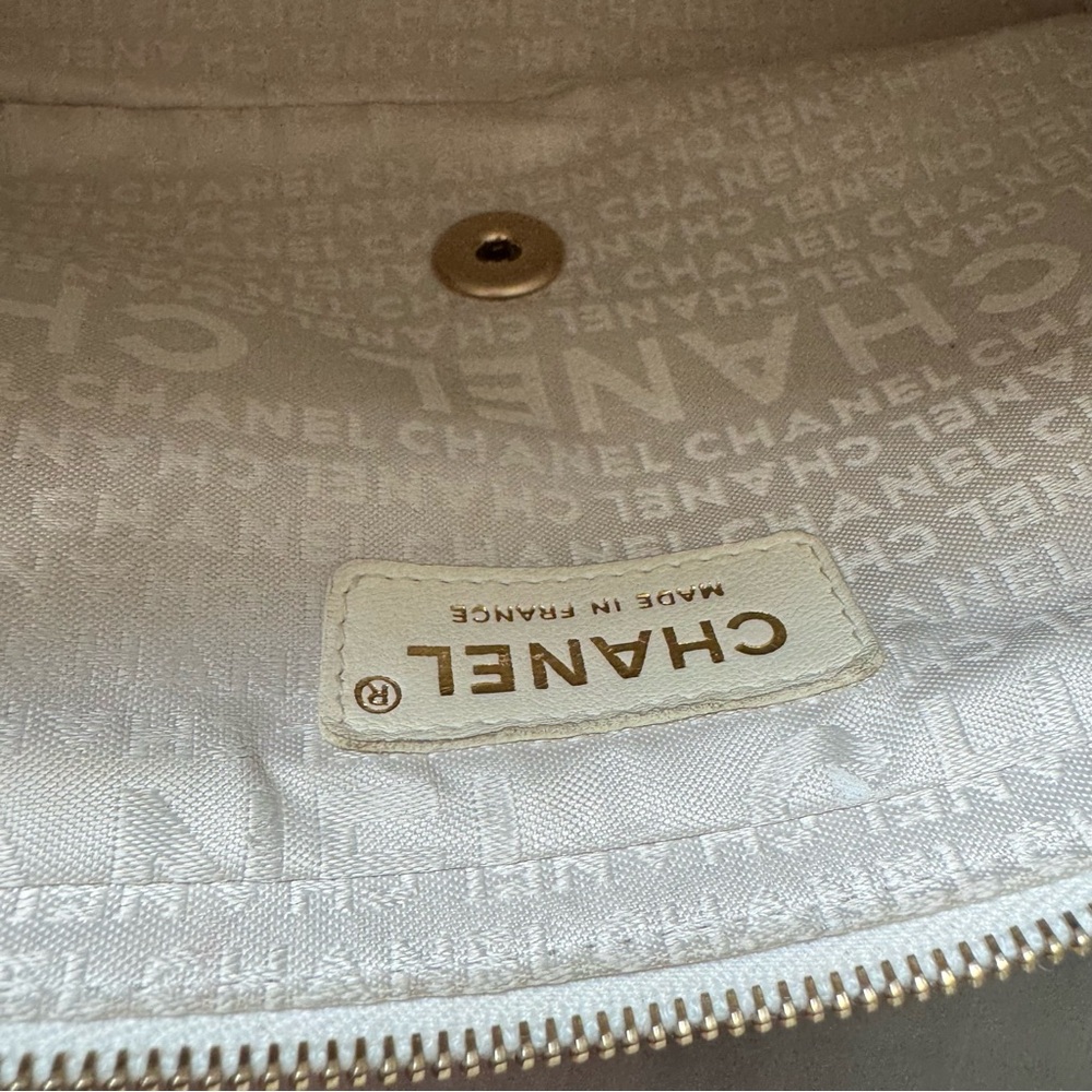 Chanel Lambskin Quilted Flower Patch Single Flap in Cream - Picture 9 of 10
